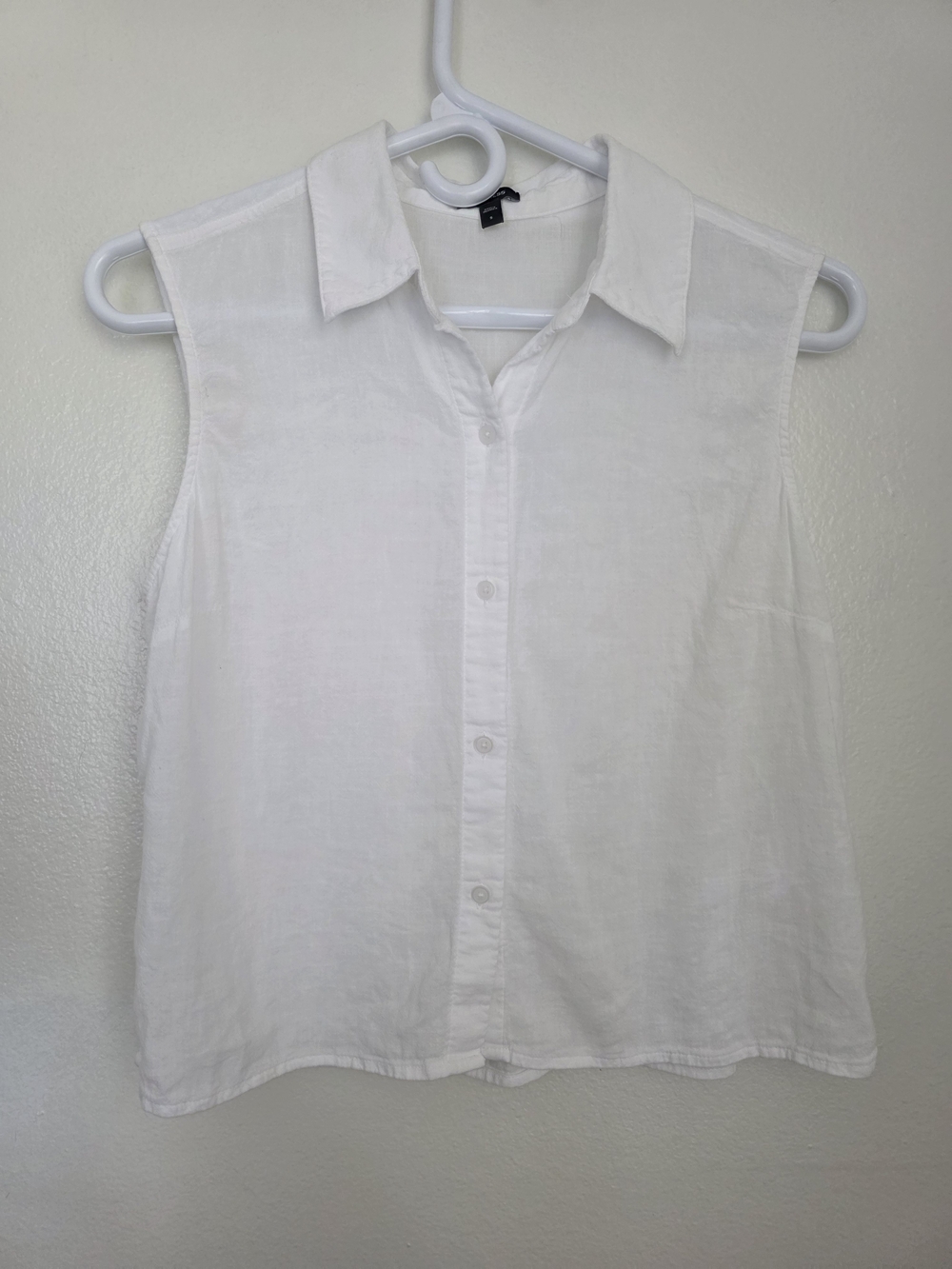Express White Sleeveless Button-Front Linen Shirt
